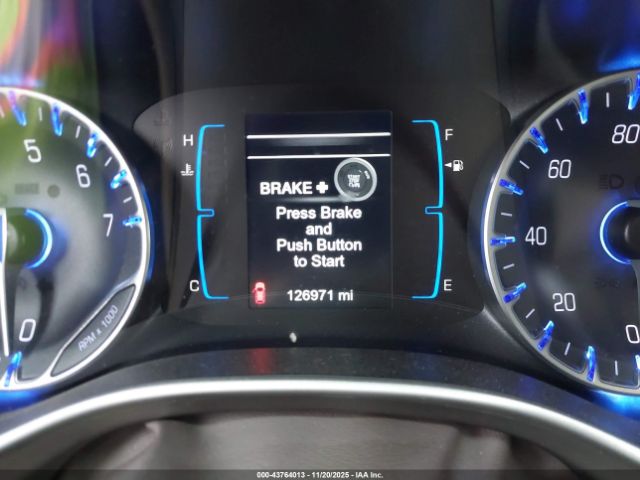 Chrysler Pacifica Touring Image 2