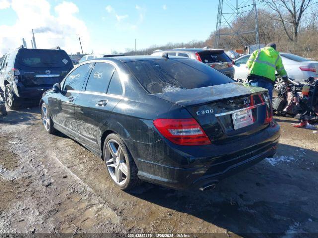 Mercedes-Benz C-Class Sport 4matic Image 12
