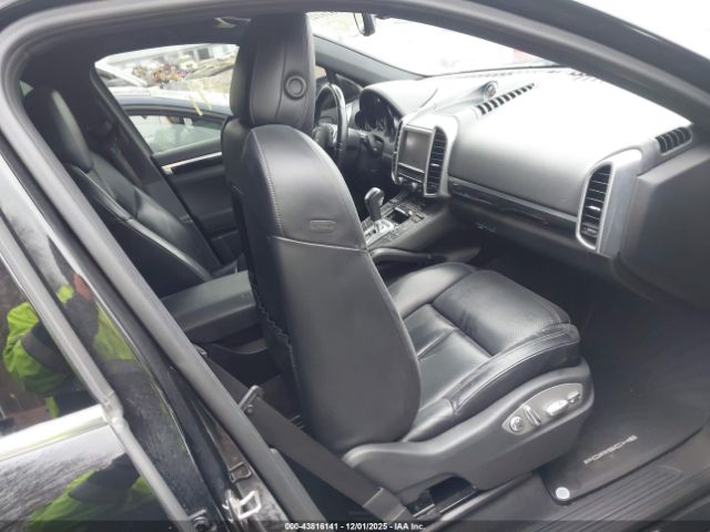 Porsche Cayenne Image 3