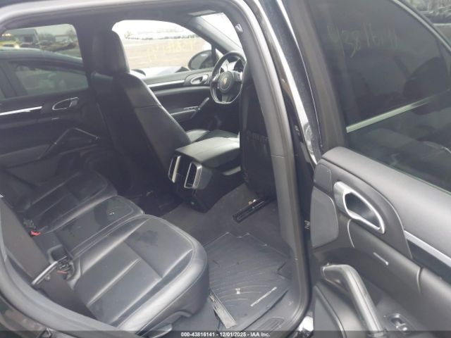 Porsche Cayenne Image 4