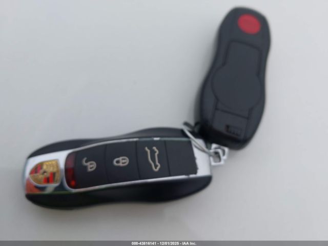 Porsche Cayenne Image 13