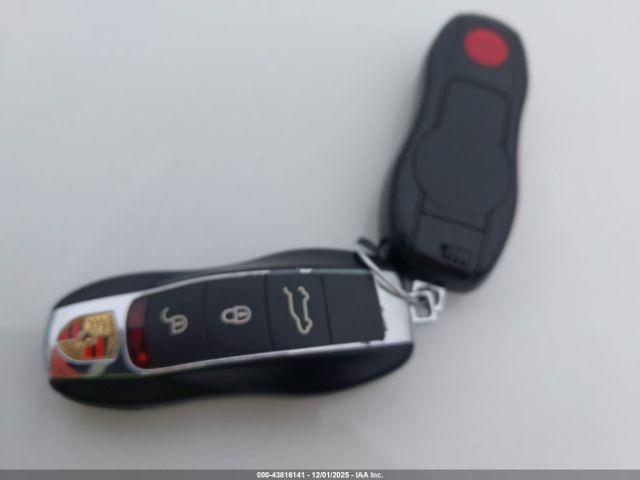 Porsche Cayenne Image 13