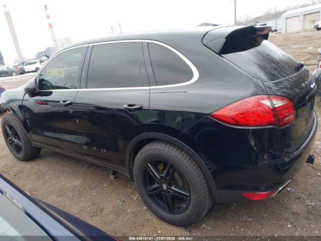 Porsche Cayenne Image 16