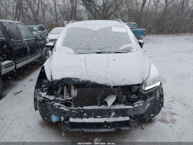 Ford Escape Titanium Image 4