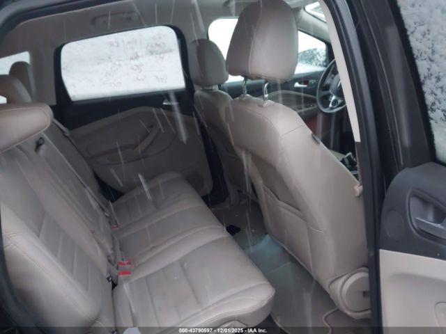 Ford Escape Titanium Image 10