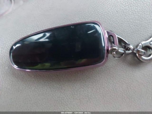 Ford Escape Titanium Image 9