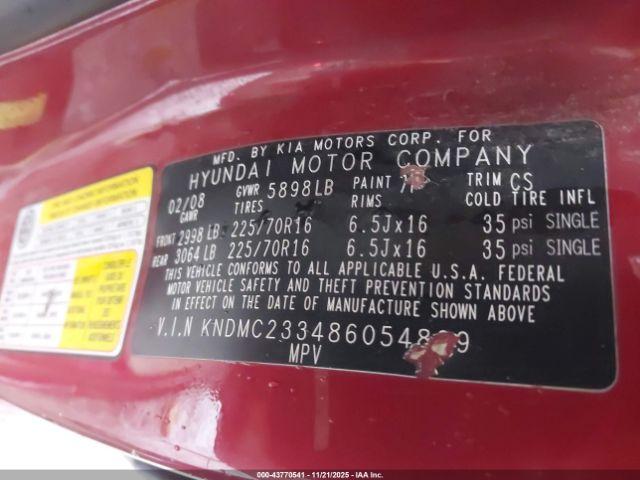 Hyundai Entourage Image 10