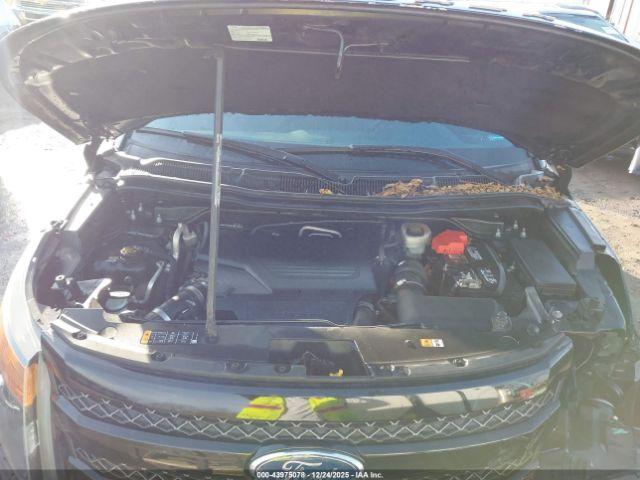 Ford Explorer Sport Image 8