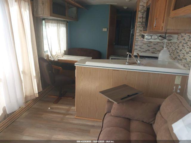 Chevrolet P30 Image 7