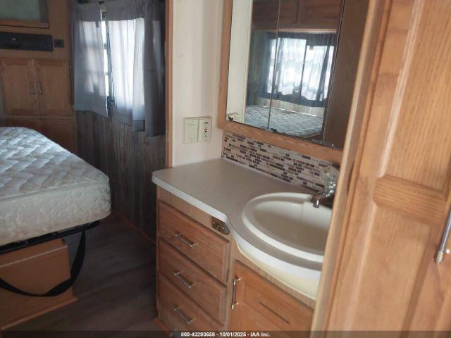 Chevrolet P30 Image 13