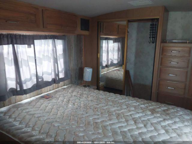 Chevrolet P30 Image 15