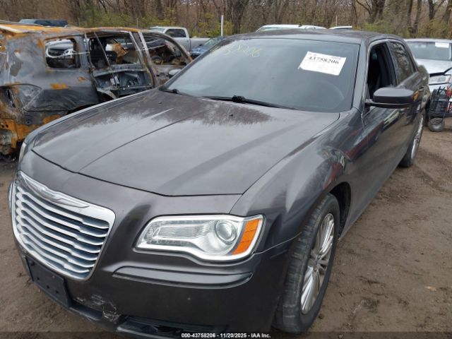 Chrysler 300 Image 11