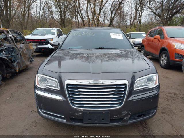 Chrysler 300 Image 15