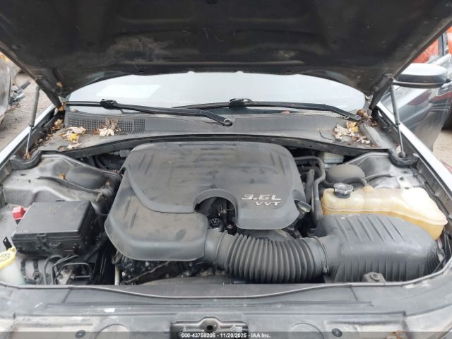 Chrysler 300 Image 3