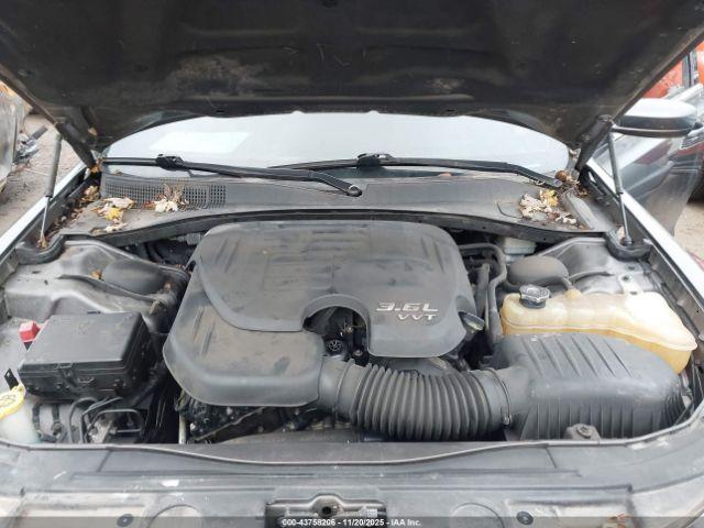 Chrysler 300 Image 3