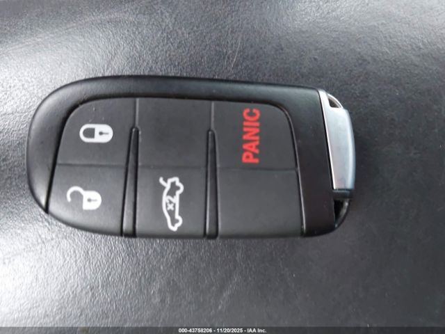 Chrysler 300 Image 9