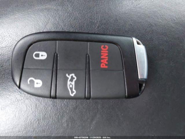 Chrysler 300 Image 9