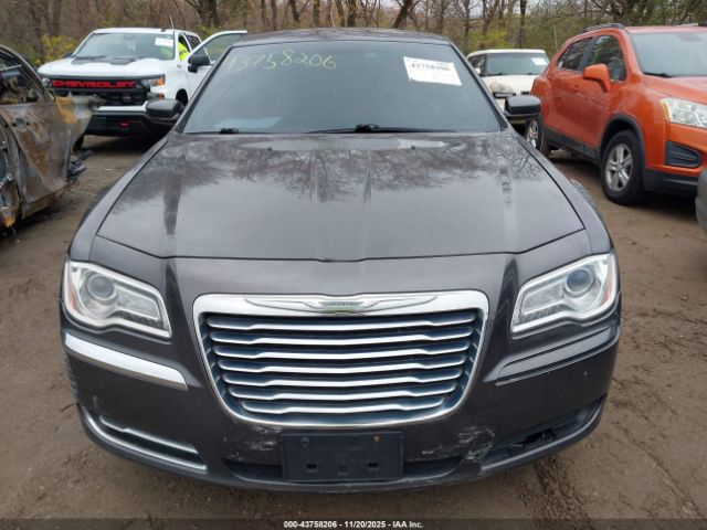 Chrysler 300 Image 7