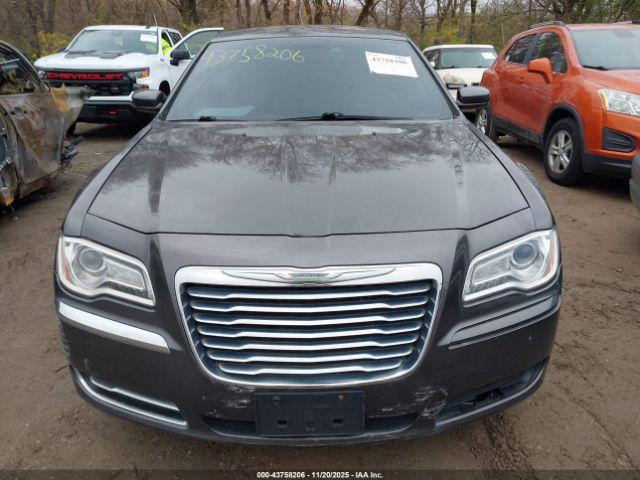 Chrysler 300 Image 7