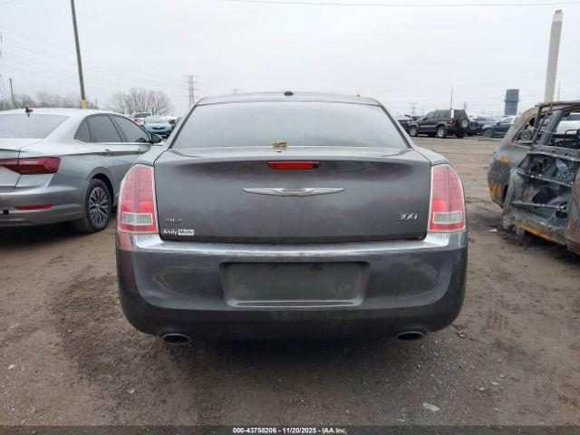 Chrysler 300 Image 4