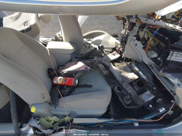 Toyota Corolla Le Image 12