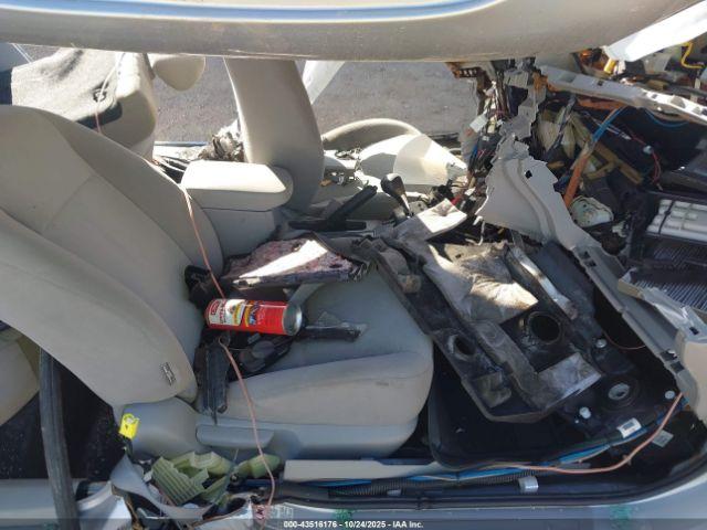 Toyota Corolla Le Image 12