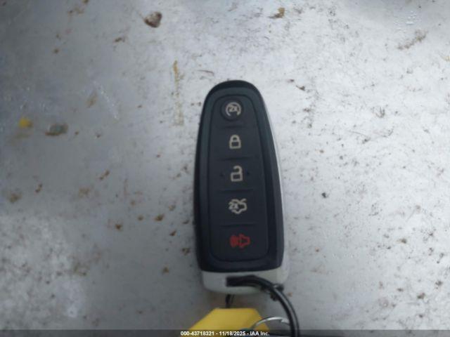 Ford Escape Titanium Image 11