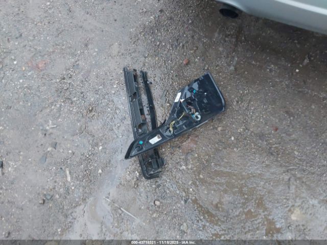 Ford Escape Titanium Image 12