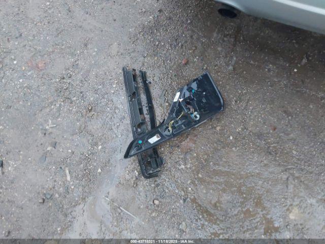 Ford Escape Titanium Image 12