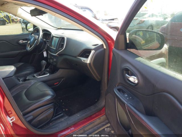 Jeep Cherokee Trailhawk Image 15