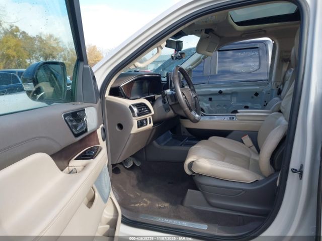 Lincoln Navigator Reserve L Image 12