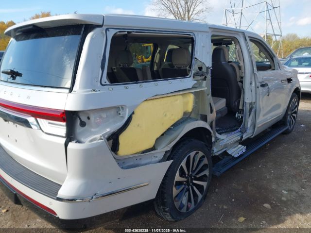 Lincoln Navigator Reserve L Image 3