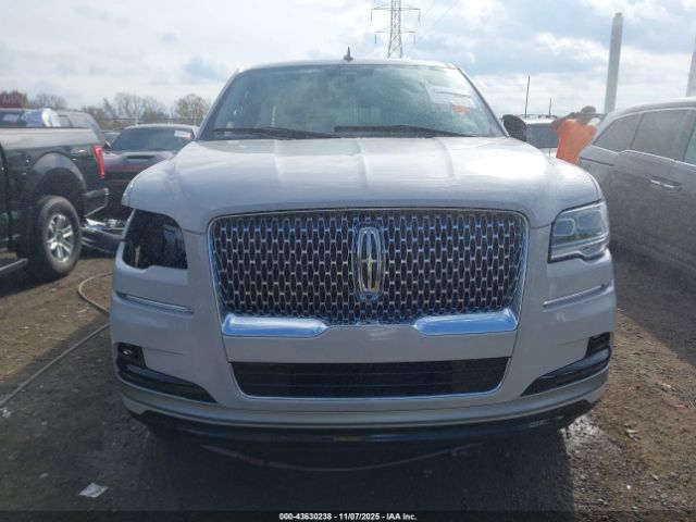 Lincoln Navigator Reserve L Image 9