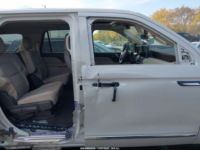 Lincoln Navigator Reserve L Image 10