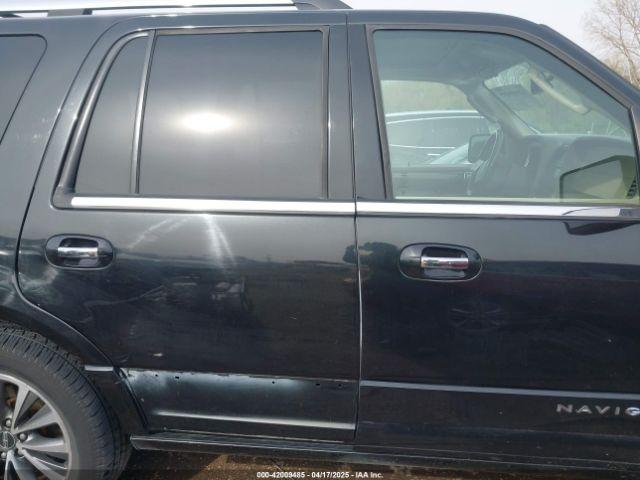 Lincoln Navigator Image 10