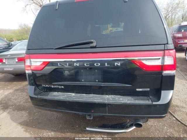Lincoln Navigator Image 12