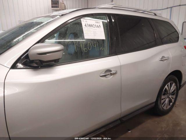 Nissan Pathfinder Sl Image 6