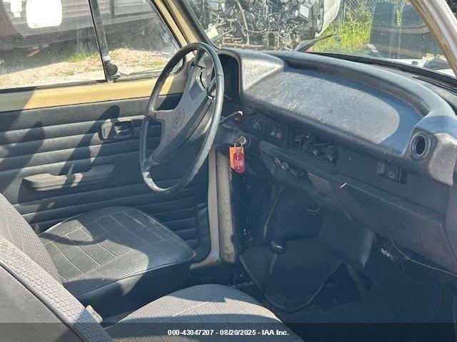 Volkswagen Beetle Image 5