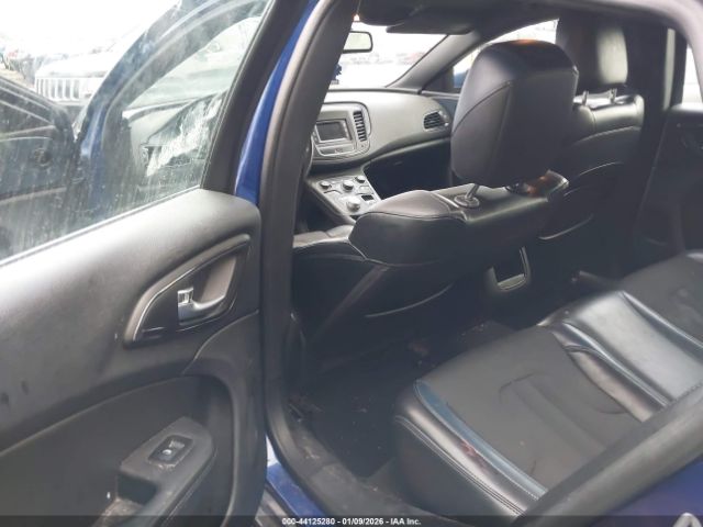 Chrysler 200 S Image 11