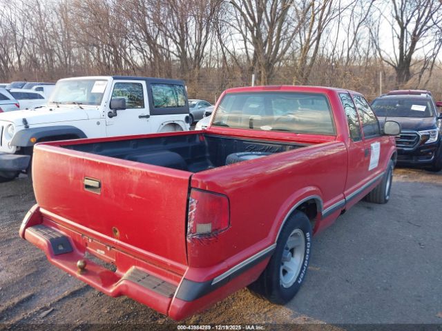 Chevrolet S-10 Ls Fleetside Image 2