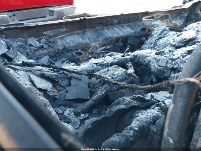 Toyota Prius Two Image 7