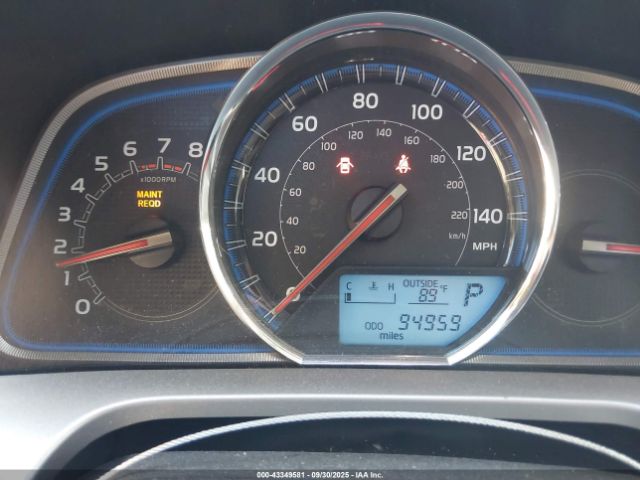 Toyota RAV4 Limited Image 8