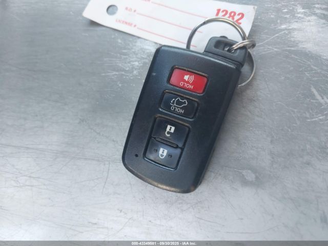 Toyota RAV4 Limited Image 7