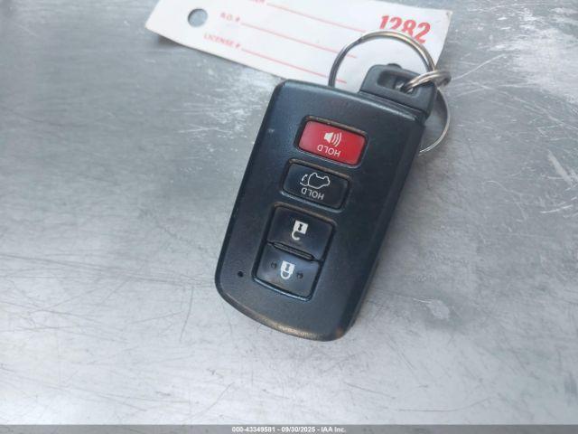 Toyota RAV4 Limited Image 7