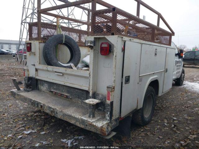 Ford F-350 Xl Image 3