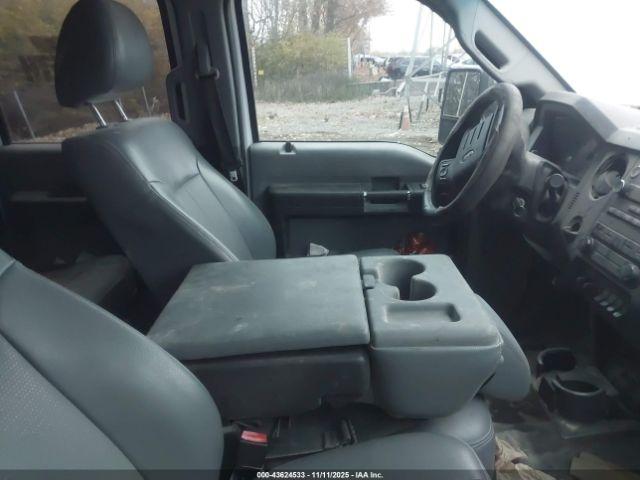 Ford F-350 Xl Image 8